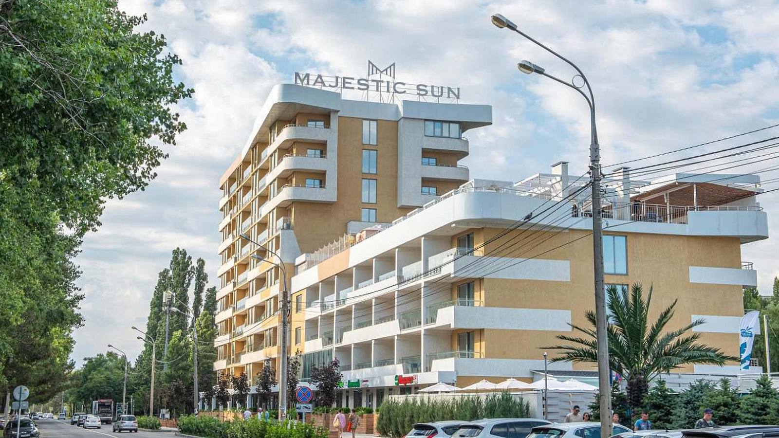 Открыть Majestic